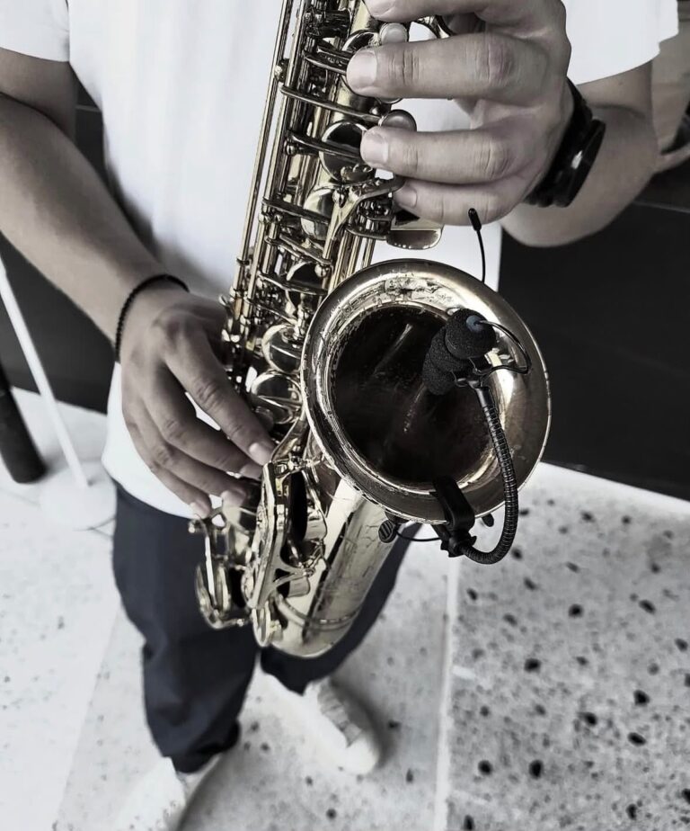 Sunday mornings / sound better on sax